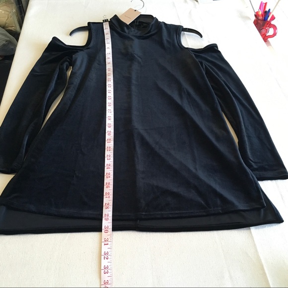 New Halogen Velvet Cold Shoulder Top Black small. E - Picture 7 of 8